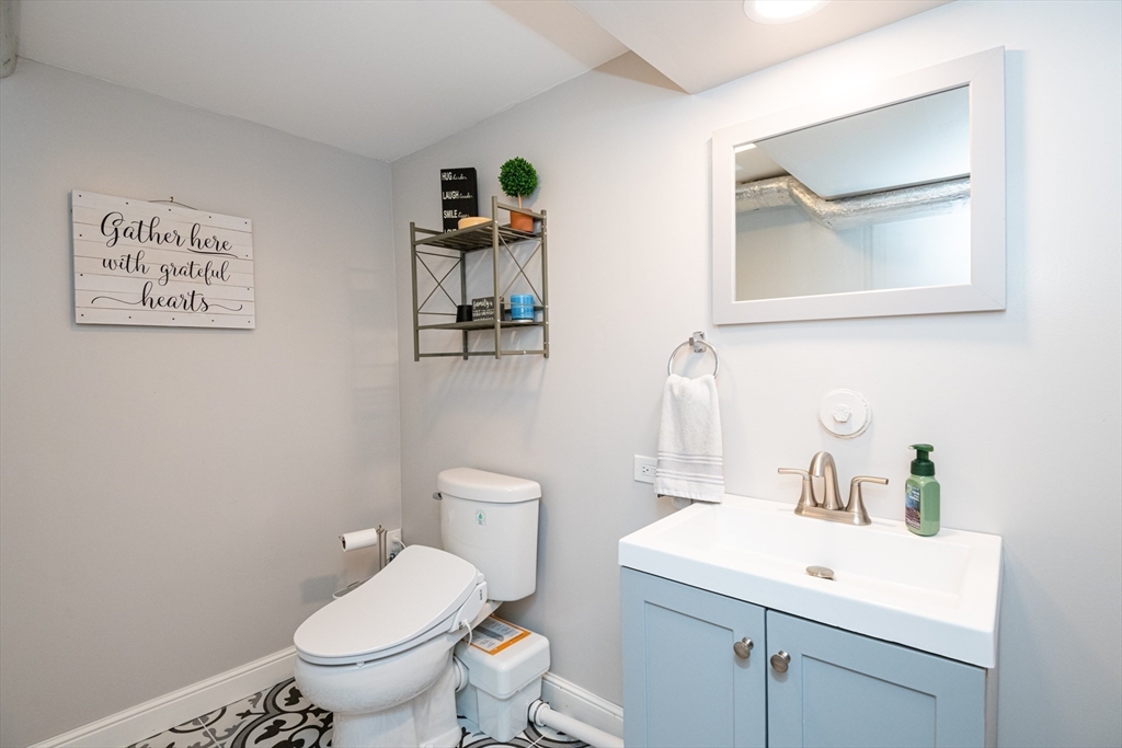 7 Mohawk Lane Lynnfield, MA 01940 - Photo 36 of 42