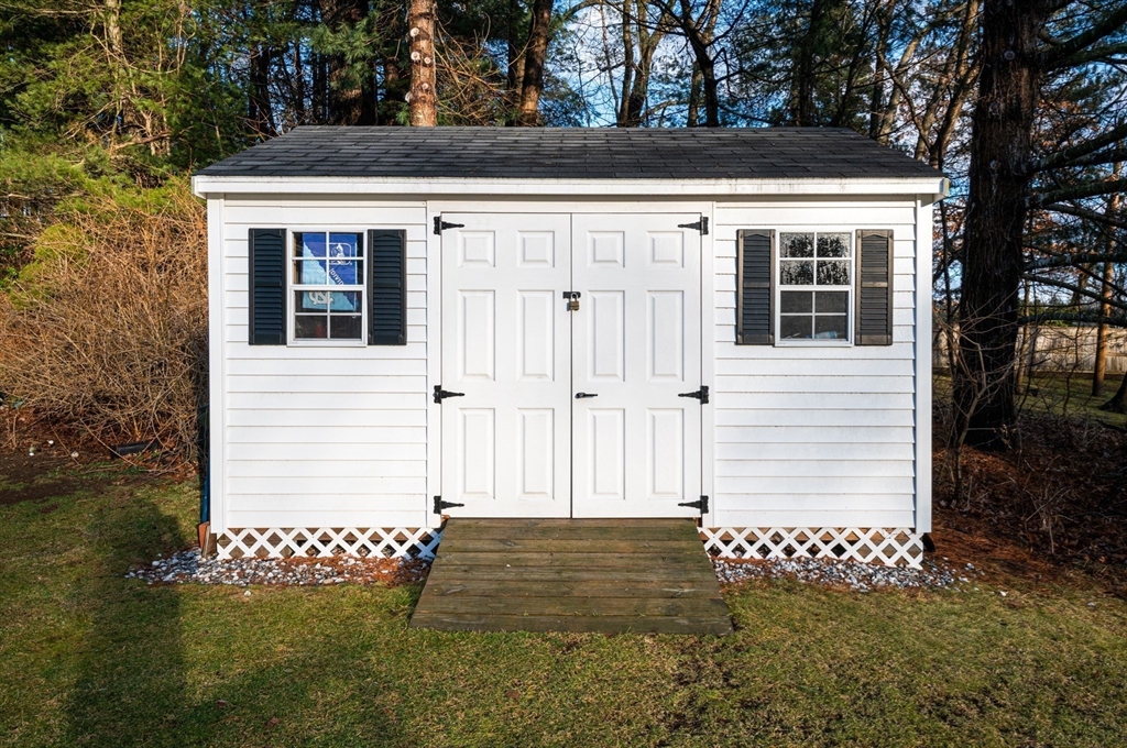 7 Mohawk Lane Lynnfield, MA 01940 - Photo 38 of 42