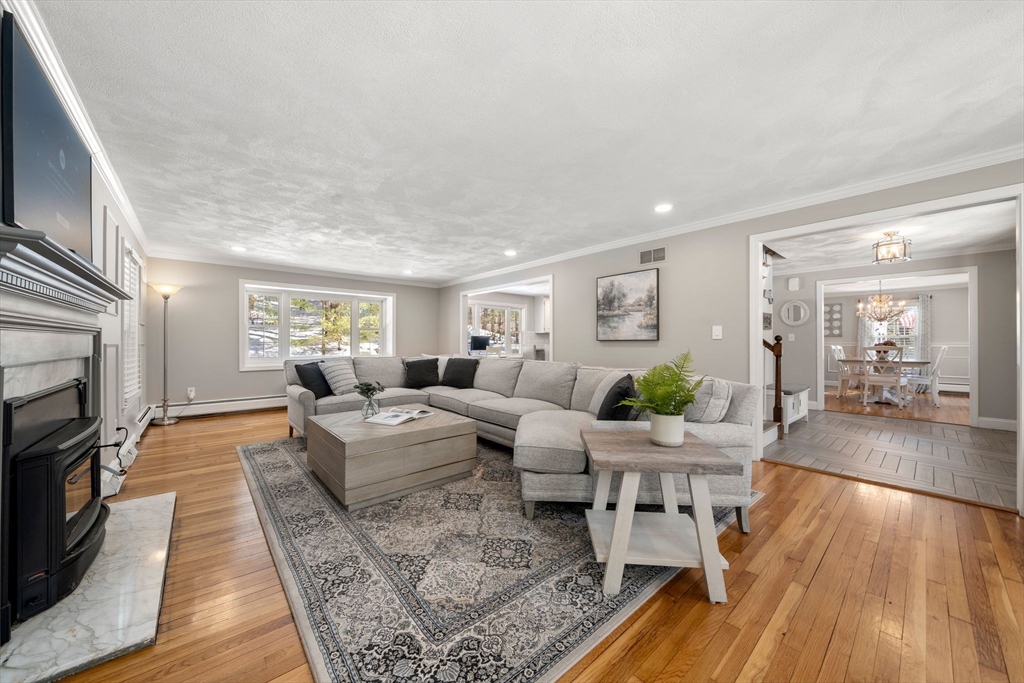 7 Mohawk Lane Lynnfield, MA 01940 - Photo 7 of 42