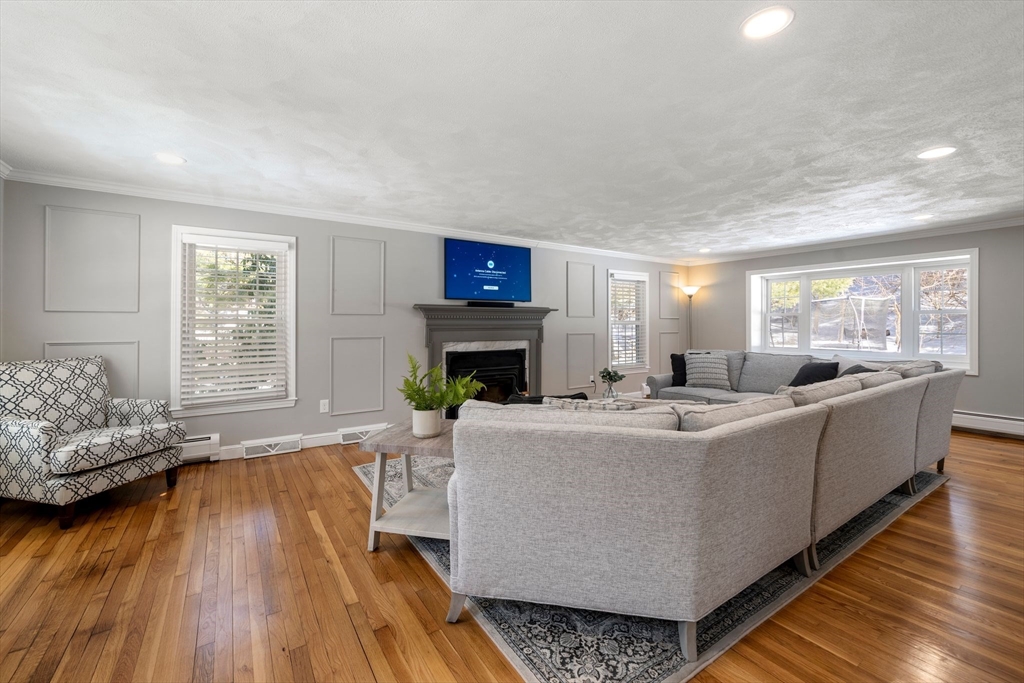 7 Mohawk Lane Lynnfield, MA 01940 - Photo 8 of 42