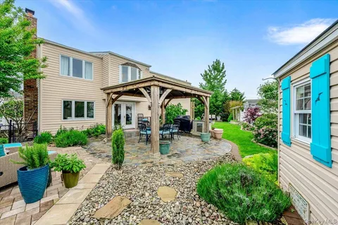 $899,000 | 3683 Illona Lane, Oceanside, NY 11572