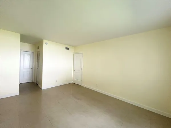 $178,000 | 251 Southeast 6th Avenue, Unit 4, Pompano Beach, FL 33060