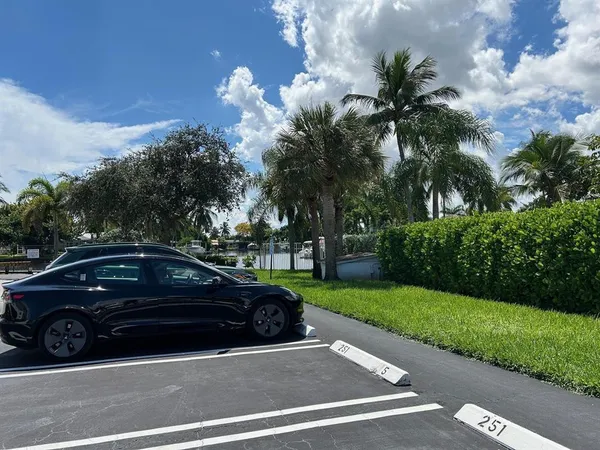 $178,000 | 251 Southeast 6th Avenue, Unit 4, Pompano Beach, FL 33060