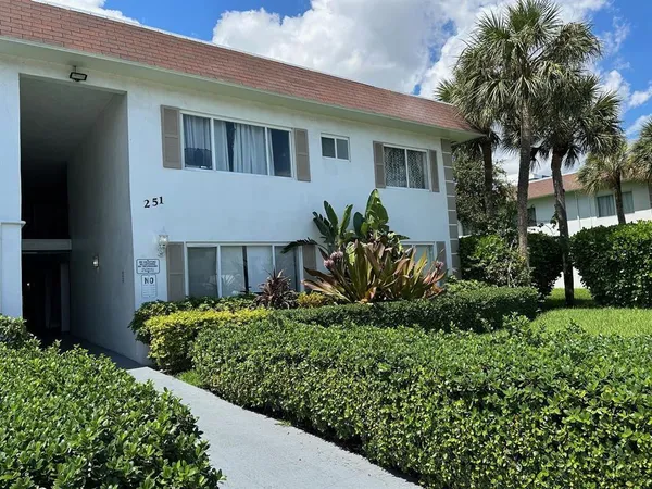 $178,000 | 251 Southeast 6th Avenue, Unit 4, Pompano Beach, FL 33060