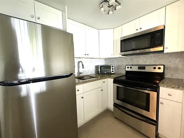 $178,000 | 251 Southeast 6th Avenue, Unit 4, Pompano Beach, FL 33060