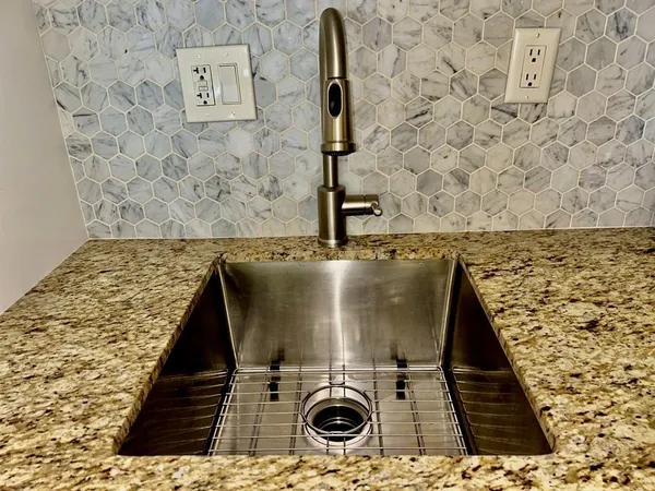 $178,000 | 251 Southeast 6th Avenue, Unit 4, Pompano Beach, FL 33060