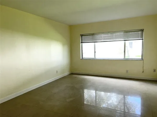 $178,000 | 251 Southeast 6th Avenue, Unit 4, Pompano Beach, FL 33060