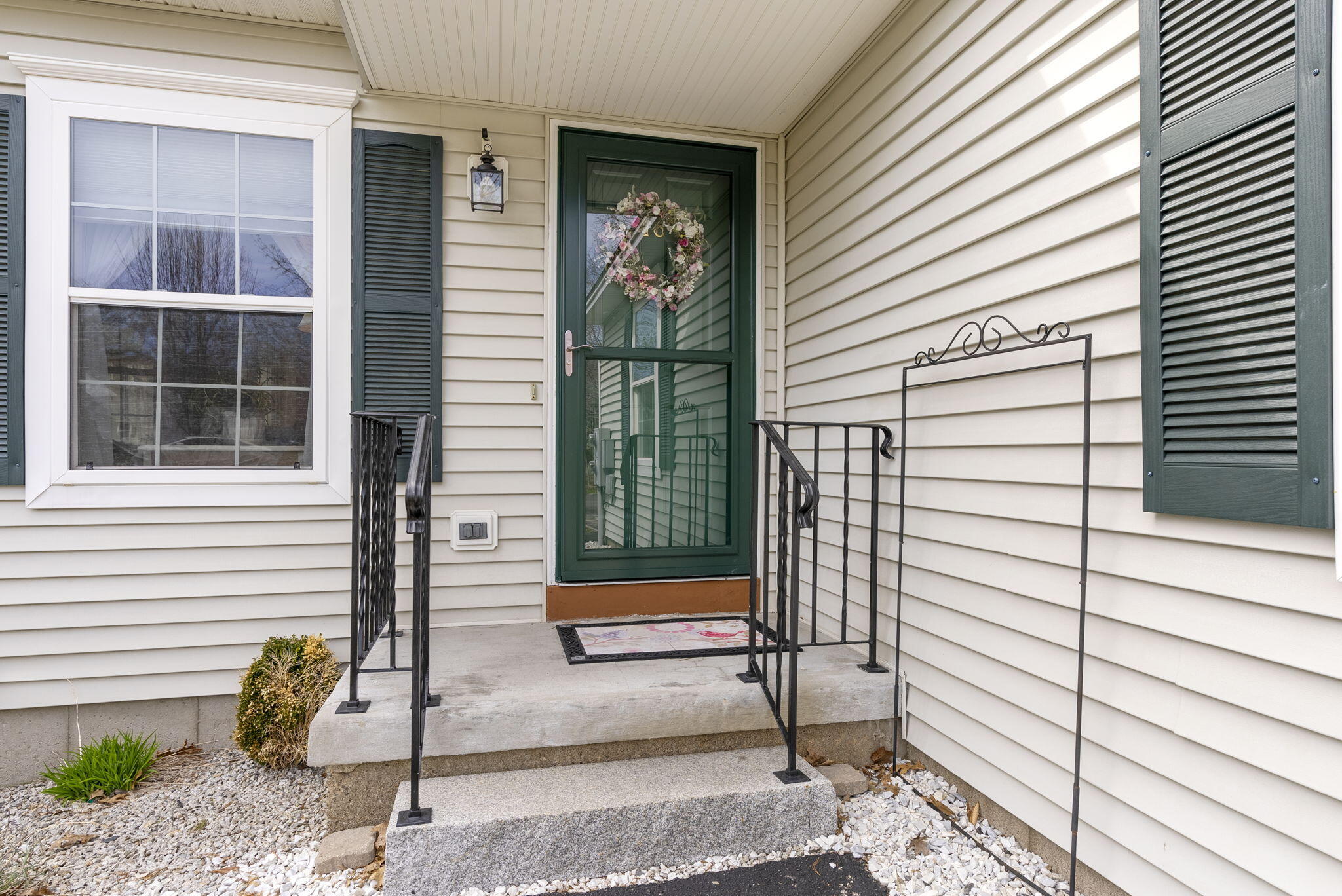 18 Windsor Commons Drive, Unit 18 Kennebunk, ME 04043 - Photo 4 of 35 18-web-or-mls-DSC00459