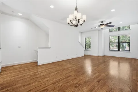 $515,000 | 636 East Bluff Street, Fort Worth, TX 76102