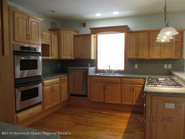 15 Allard Road Bayville, NJ 08721 - Photo 11 of 17 KITCHEN