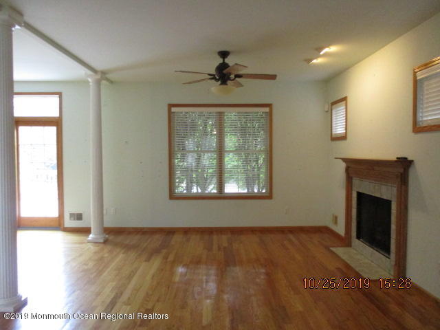 15 Allard Road Bayville, NJ 08721 - Photo 9 of 17 GREAT ROOM OTHER END