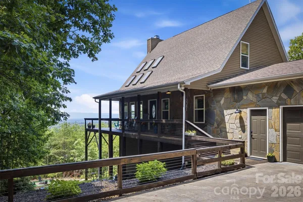 $569,900 | 3381 Stones Throw Drive, Valdese, NC 28690