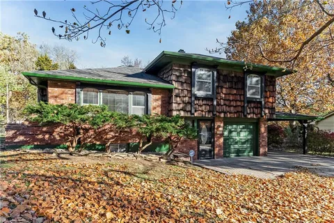 $230,000 | 7525 North Virginia Avenue, Gladstone, MO 64118