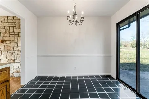 $230,000 | 7525 North Virginia Avenue, Gladstone, MO 64118