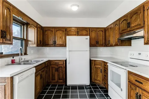 $230,000 | 7525 North Virginia Avenue, Gladstone, MO 64118