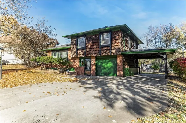 $230,000 | 7525 North Virginia Avenue, Gladstone, MO 64118