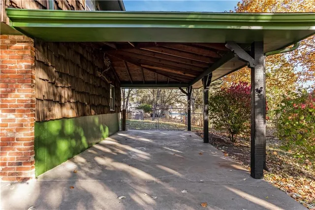 $230,000 | 7525 North Virginia Avenue, Gladstone, MO 64118