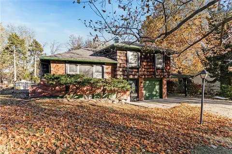 $230,000 | 7525 North Virginia Avenue, Gladstone, MO 64118