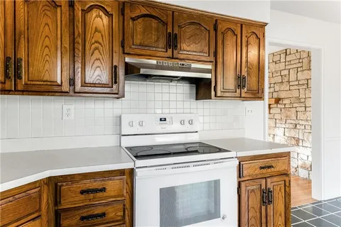 $230,000 | 7525 North Virginia Avenue, Gladstone, MO 64118