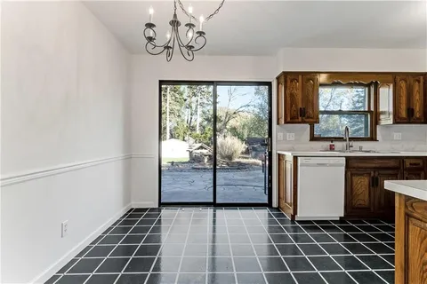 $230,000 | 7525 North Virginia Avenue, Gladstone, MO 64118