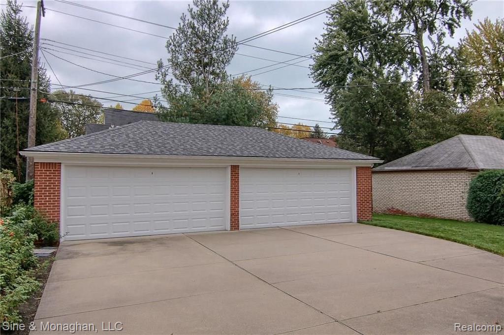886 Harcourt Road Grosse Pointe Park, MI 48230 - Photo 36 of 39