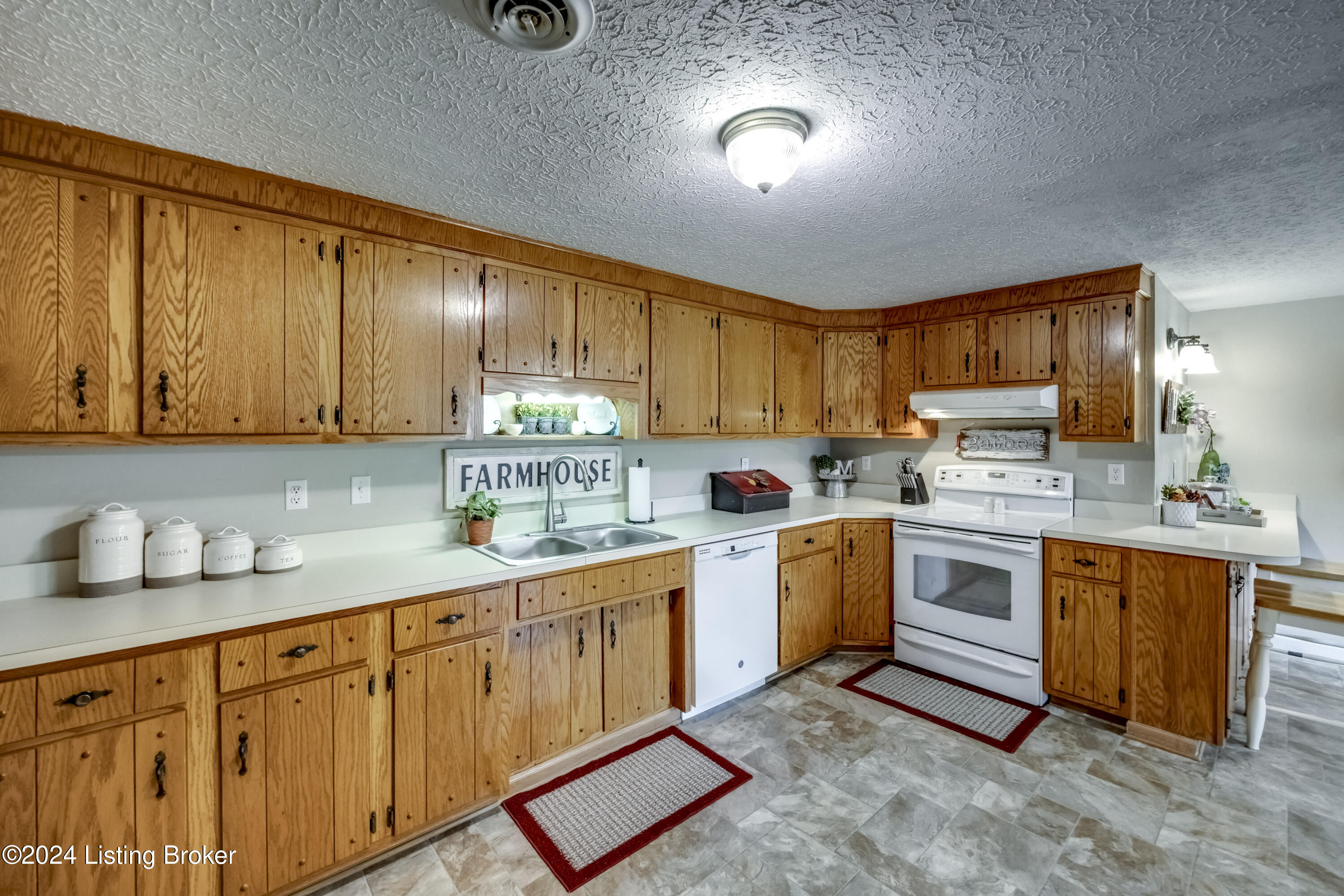128 Marilyn Road Lebanon Junction, KY 40150 - Photo 26 of 48 2Y0A6581-A
