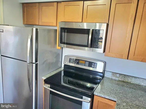$279,000 | 2707 Arlington Boulevard, Unit 106, Arlington, VA 22201