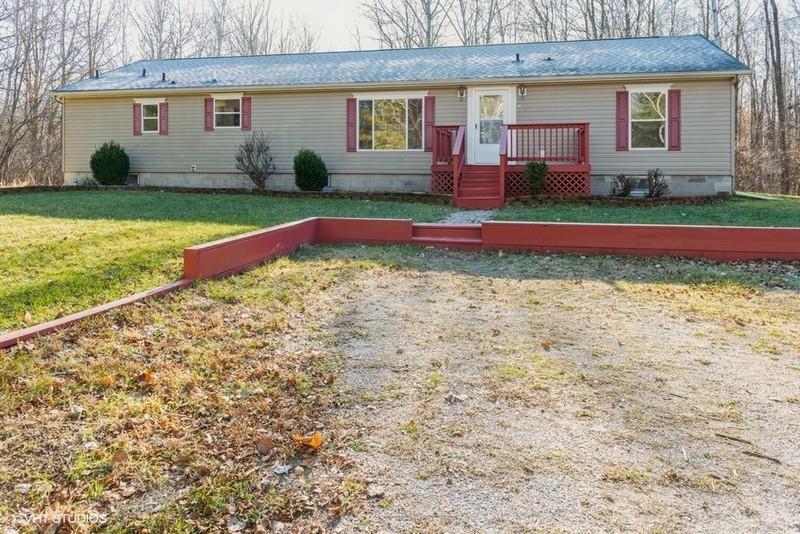 365 West River Road Kawkawlin, MI 48631 - Photo 1 of 15