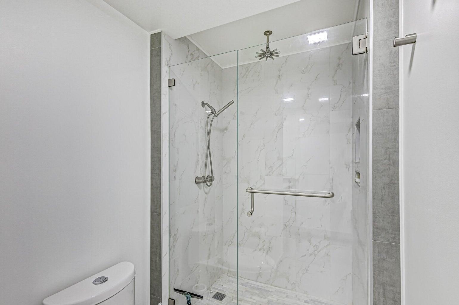 5280 North Ocean Drive, Unit 12F Riviera Beach, FL 33404 - Photo 32 of 66 BATH