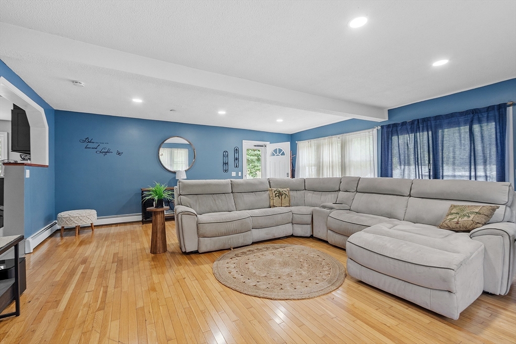 51 Old City Road Townsend, MA 01474 - Photo 2 of 36