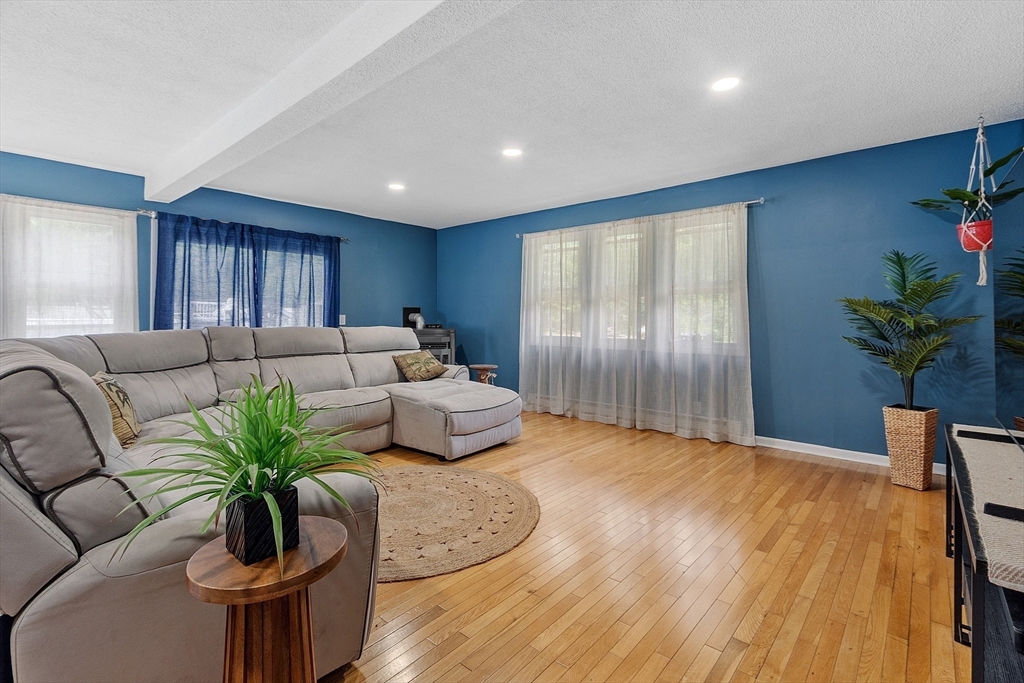 51 Old City Road Townsend, MA 01474 - Photo 3 of 36