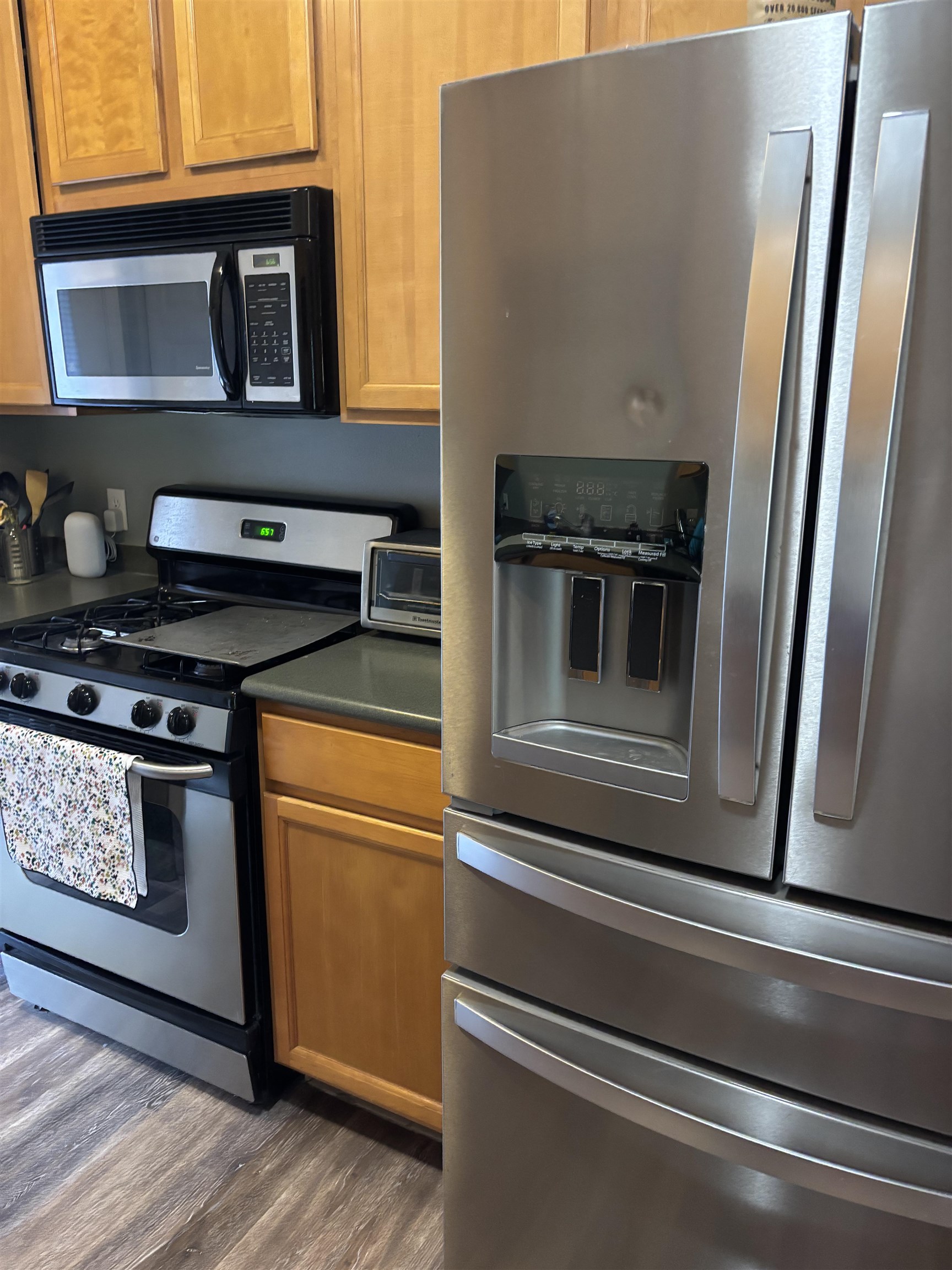 588 North Midvale Boulevard, Unit 301 Madison, WI 53705 - Photo 8 of 30