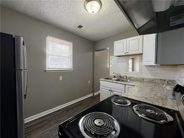 $180,000 | 6004 East 152nd Street, Grandview, MO 64030