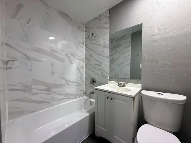 $180,000 | 6004 East 152nd Street, Grandview, MO 64030