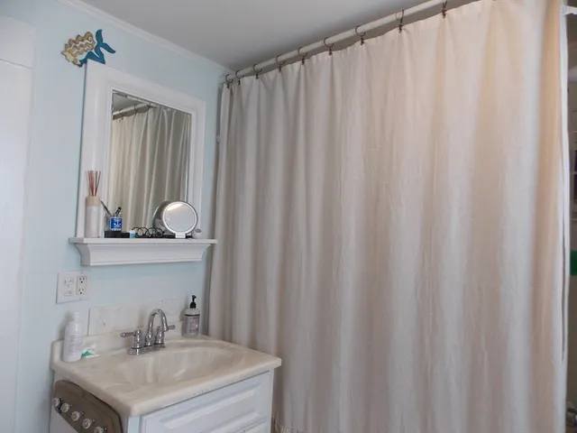 $324,999 | 57 Mt Pleasant Street, Unit 2B, Rockport, MA 01966