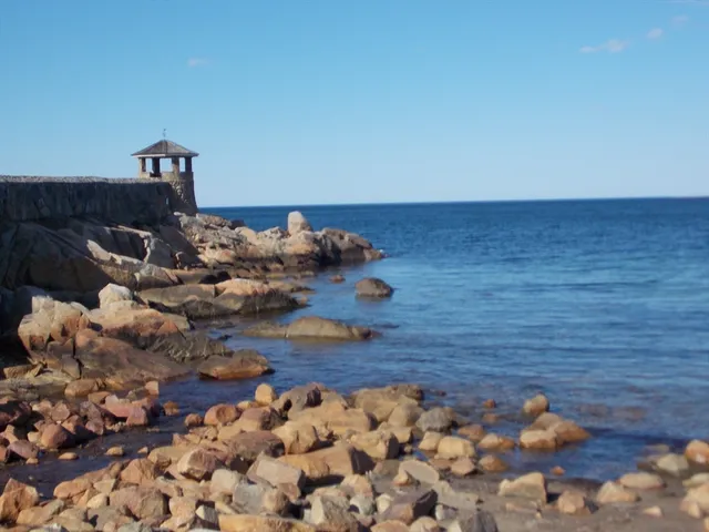 $324,999 | 57 Mt Pleasant Street, Unit 2B, Rockport, MA 01966