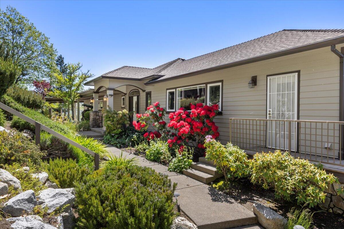3344 Pearce Park Road Grants Pass, OR 97526 - Photo 2 of 65 This home has it all to get away and relax!