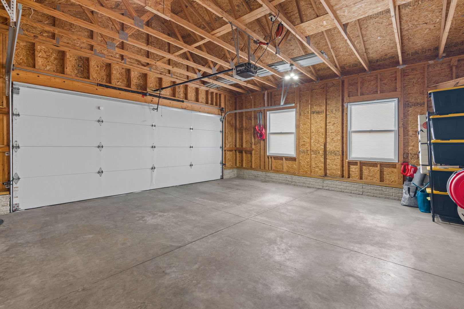1005 17th Avenue Silvis, IL 61282 - Photo 24 of 34 a view of a garage