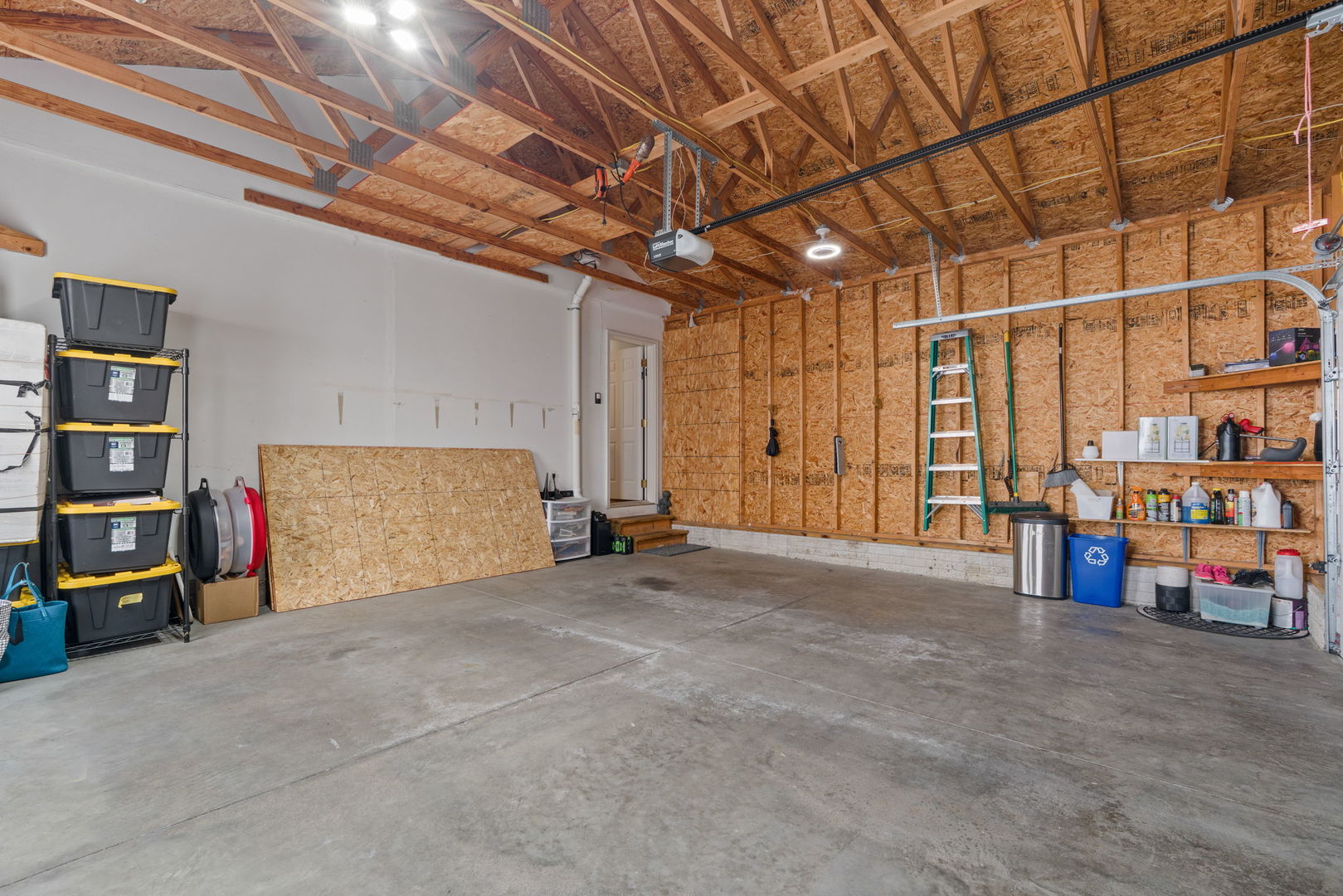 1005 17th Avenue Silvis, IL 61282 - Photo 25 of 34 a view of an empty room with furniture