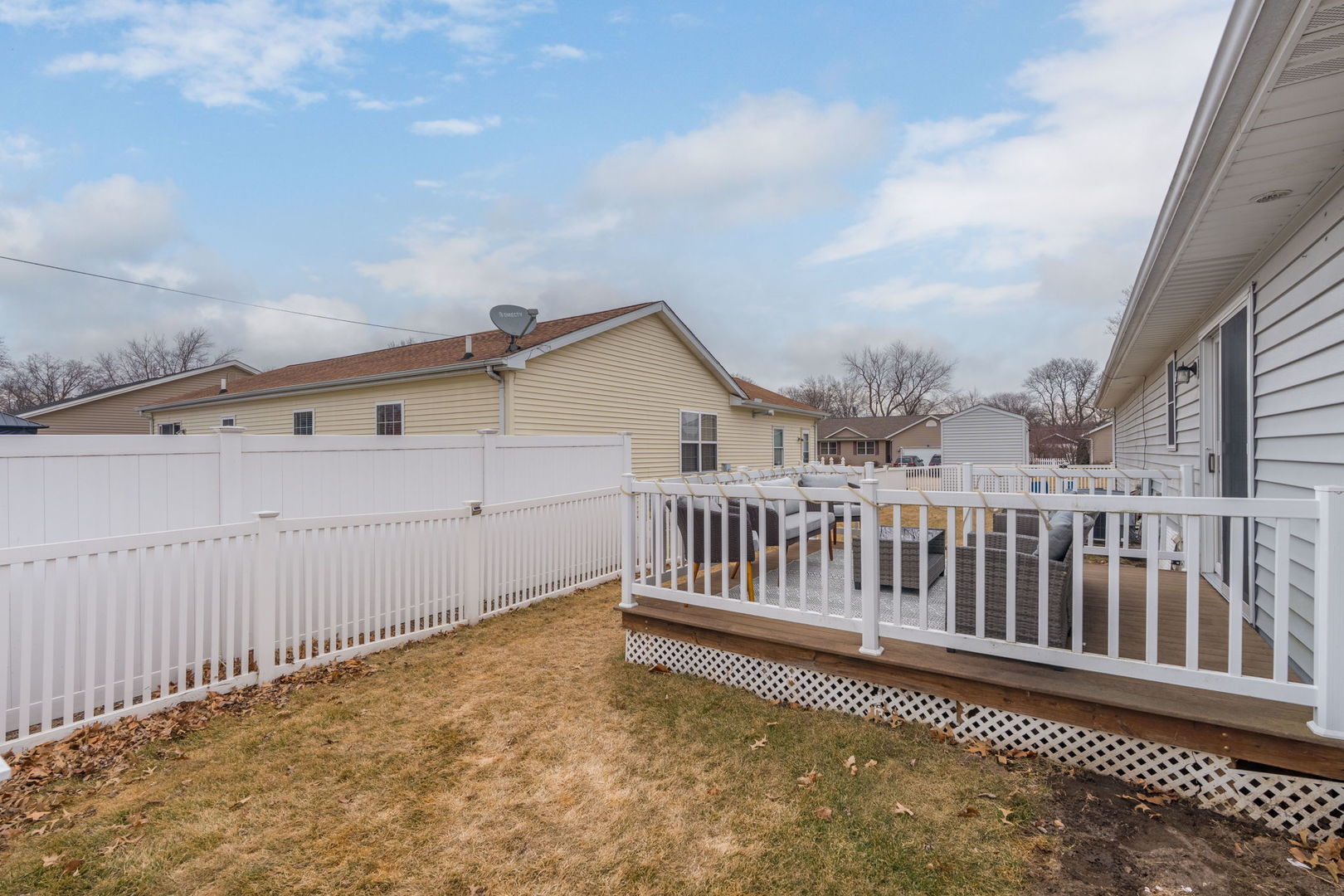 1005 17th Avenue Silvis, IL 61282 - Photo 26 of 34 a view of a roof deck
