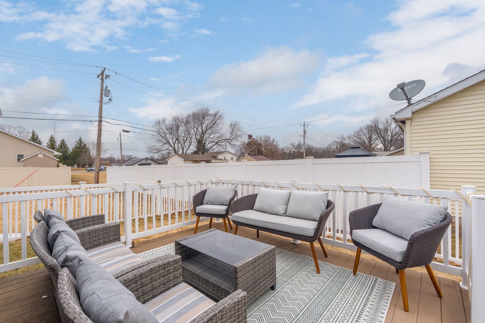 1005 17th Avenue Silvis, IL 61282 - Photo 28 of 34 a terrace view with seating space