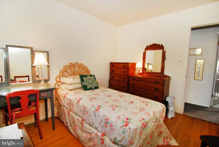 5311 Kepler Lane Springfield, VA 22151 - Photo 3 of 30 Bedroom
