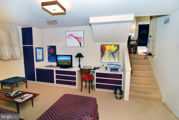 5311 Kepler Lane Springfield, VA 22151 - Photo 29 of 30 Family Room