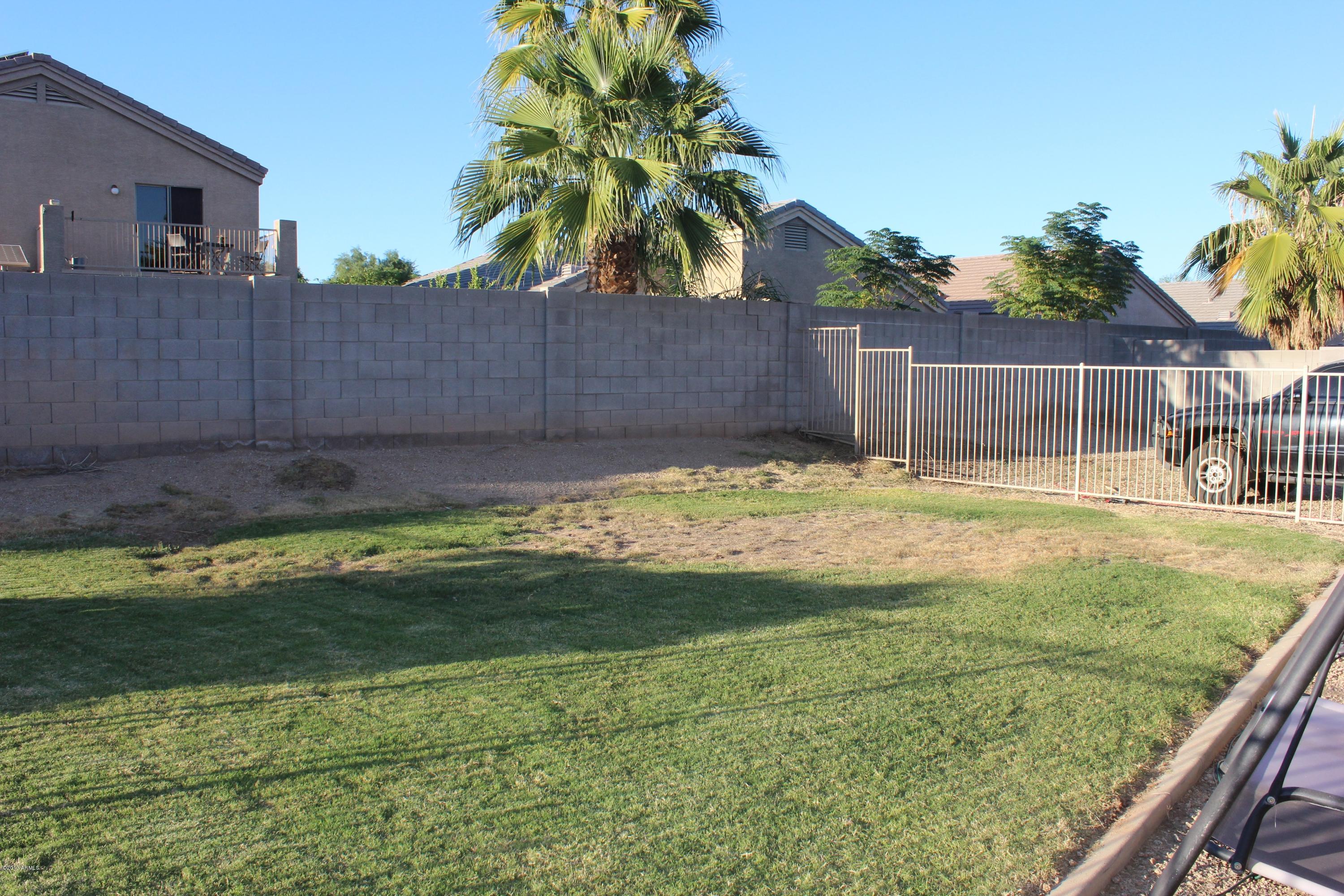 12822 West Hearn Road El Mirage, AZ 85335 - Photo 14 of 20 2013-10-22 16