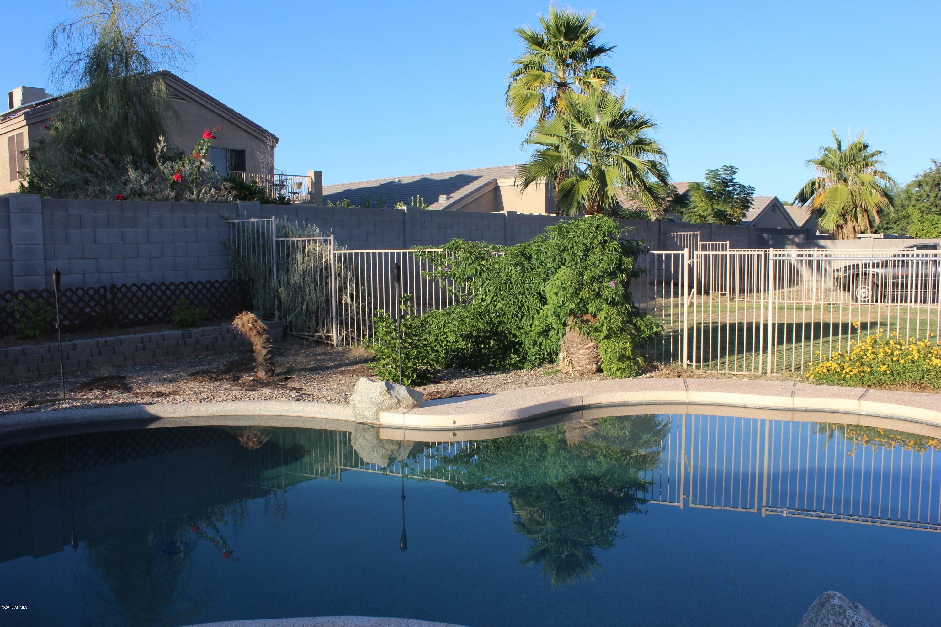 12822 West Hearn Road El Mirage, AZ 85335 - Photo 19 of 20 2013-10-22 16