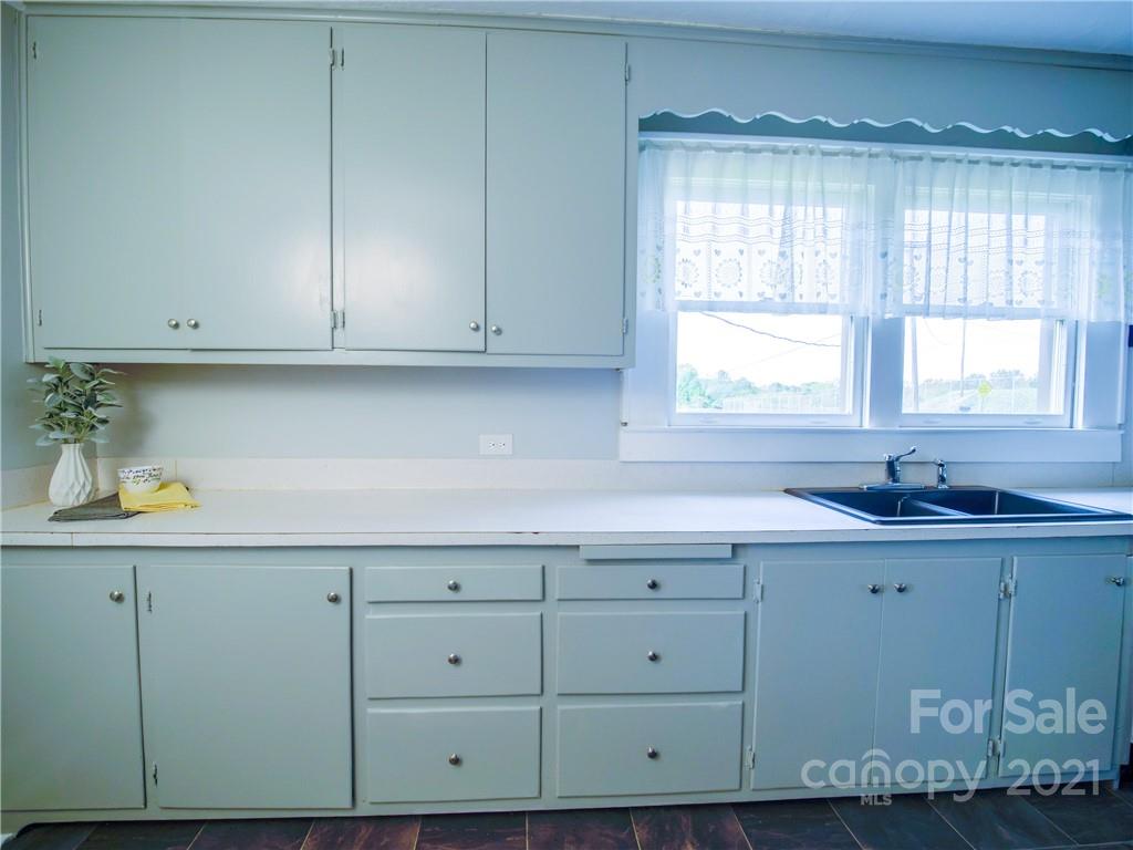 1735 East Ridge Road Salisbury, NC 28144 - Photo 7 of 48 Gallery Image 7