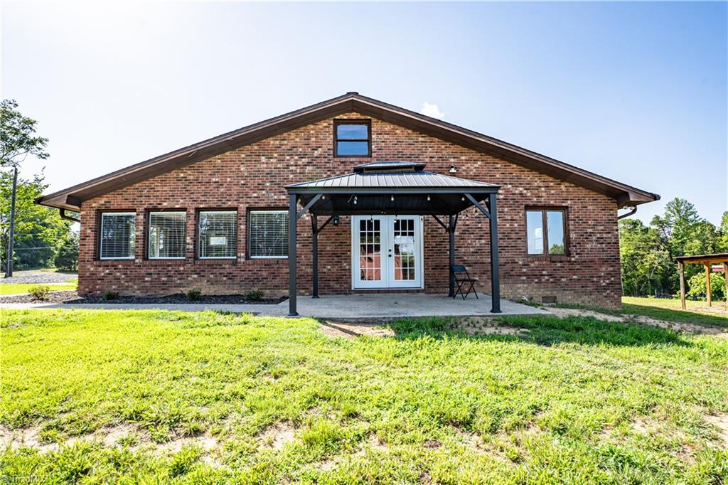 1437 Price Road Eden, NC 27288 - Photo 4 of 47