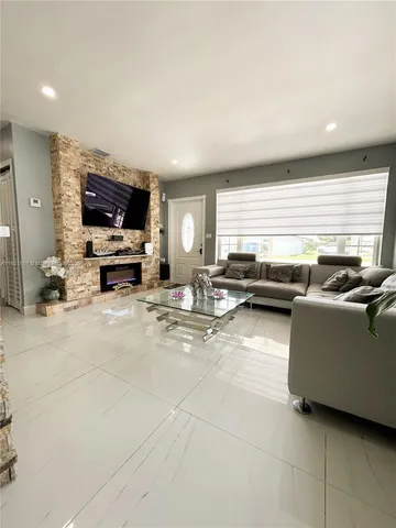 $750,000 | 937 West 48th Street, Hialeah, FL 33012