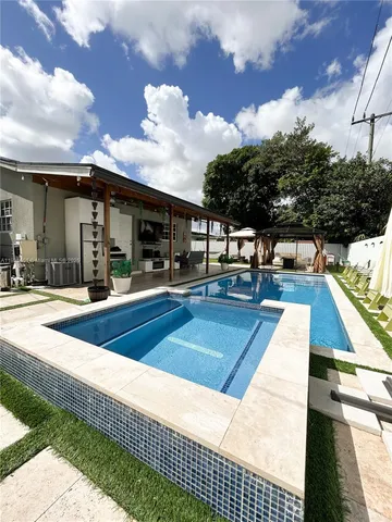 $750,000 | 937 West 48th Street, Hialeah, FL 33012