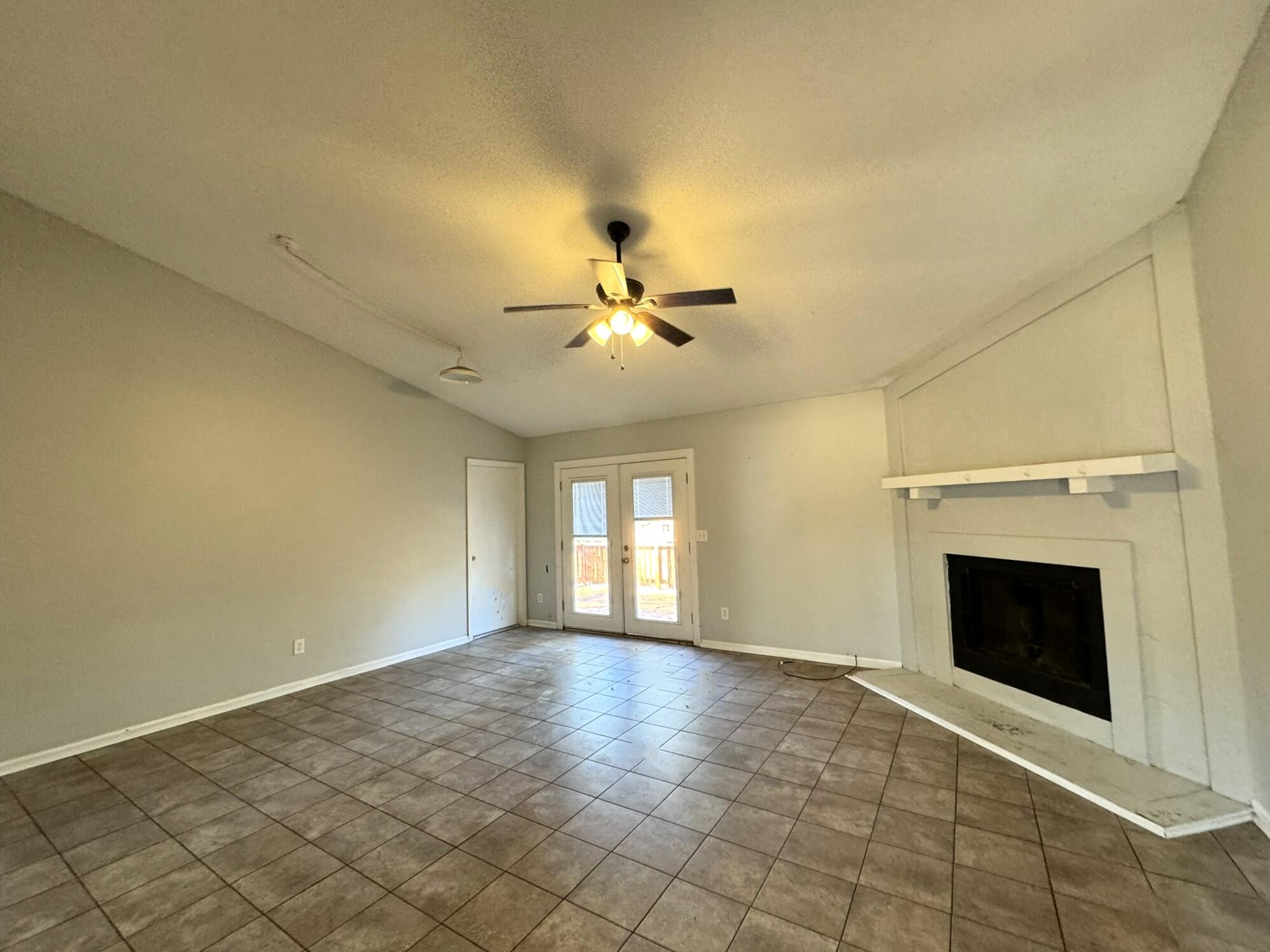 136 Hummingbird Avenue Ladson, SC 29456 - Photo 3 of 14 living room